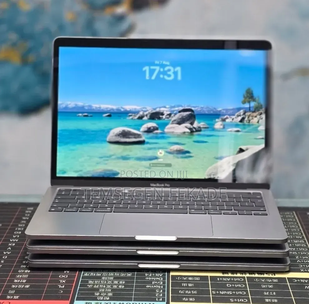 New Laptop Apple MacBook Pro 2020 M1 8GB Apple M1 Pro SSD 512GB