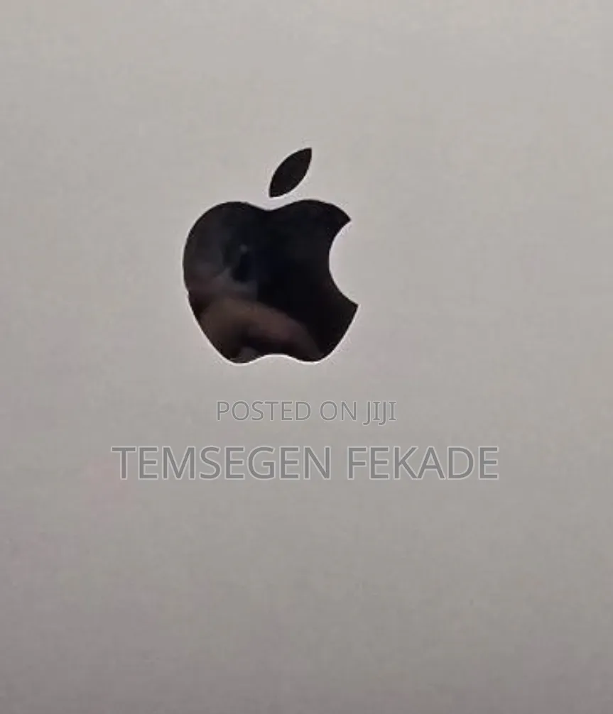 New Laptop Apple MacBook Pro 2020 M1 8GB Apple M1 Pro SSD 512GB