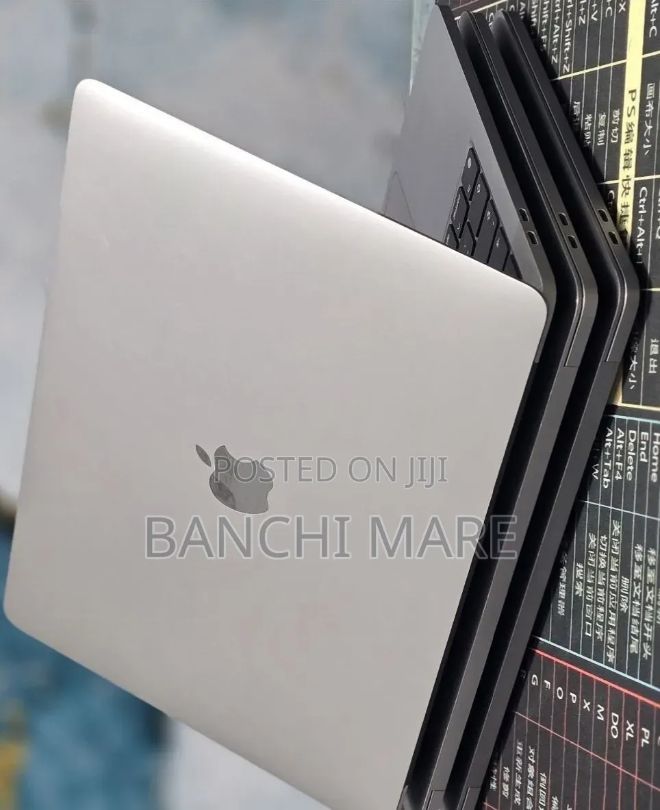 New Laptop Apple MacBook Pro 2020 M1 8GB Apple M1 SSD 512GB