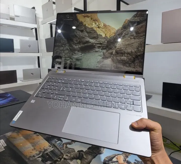New Laptop Lenovo Yoga 330 16GB AMD Ryzen 7 SSD 512GB