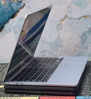 New Laptop Apple MacBook Air 2025 M4 16GB Apple M4 SSD 256GB