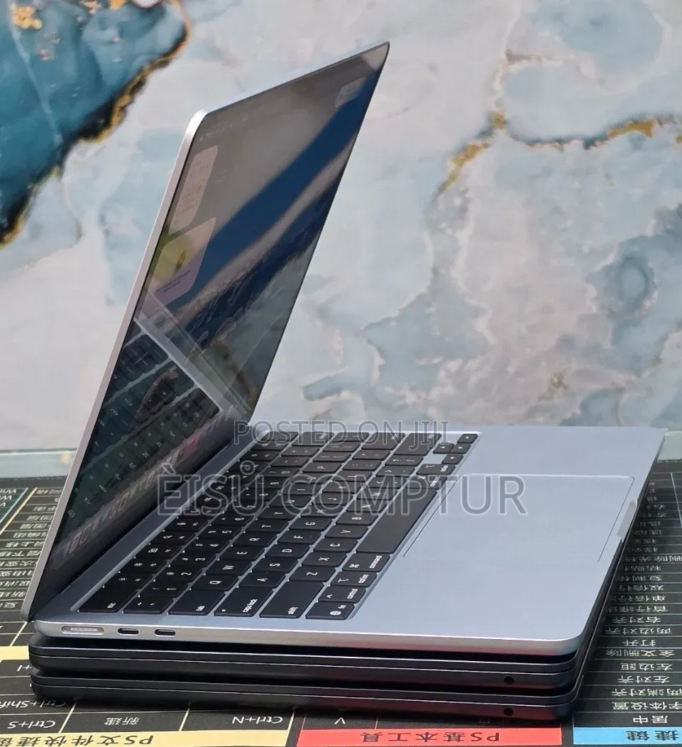 New Laptop Apple MacBook Air 2025 M4 16GB Apple M4 SSD 256GB