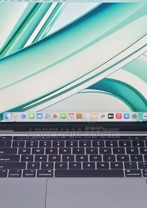 New Laptop Apple MacBook Pro 2022 M2 8GB Apple M2 SSD 256GB