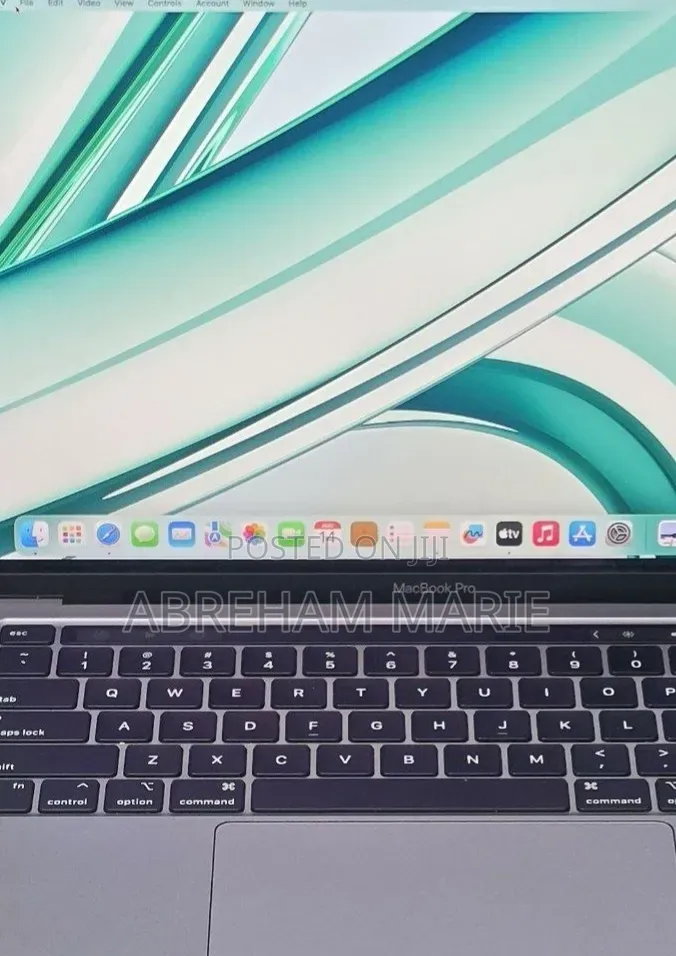 New Laptop Apple MacBook Pro 2022 M2 8GB Apple M2 SSD 256GB