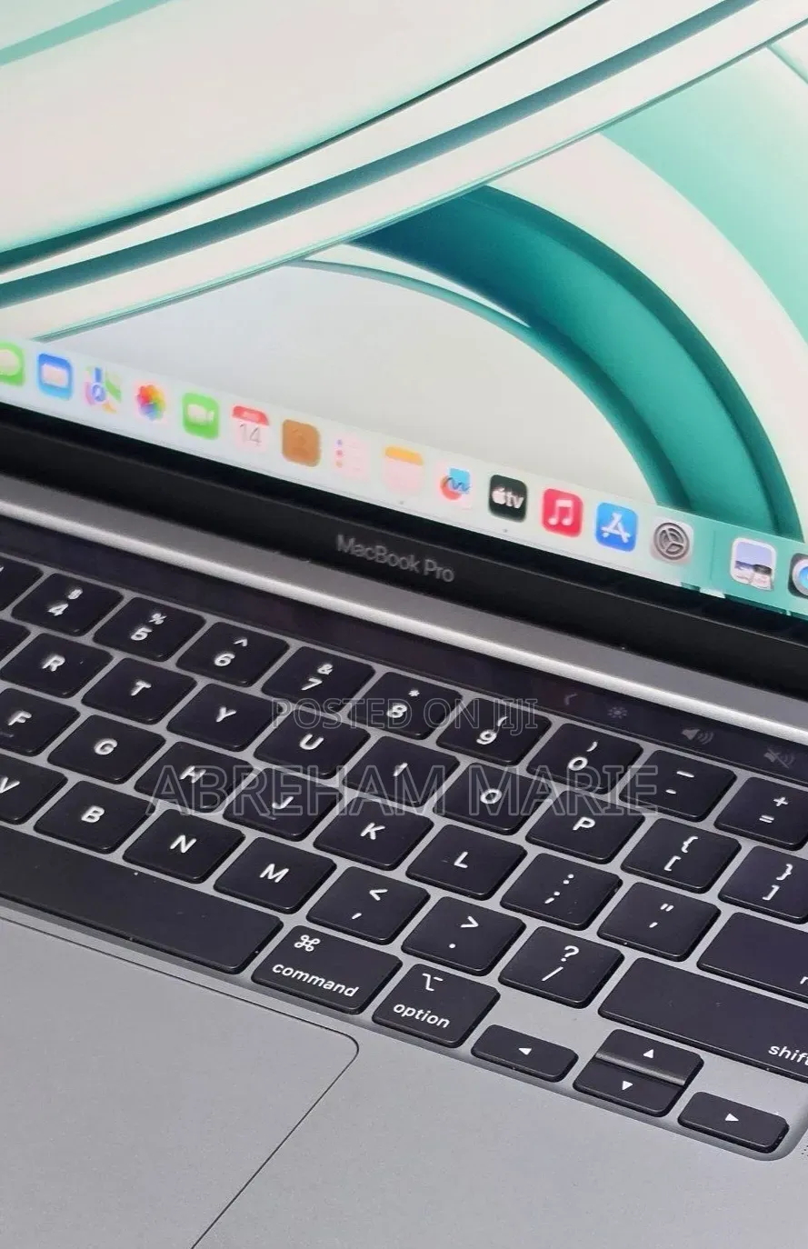 New Laptop Apple MacBook Pro 2022 M2 8GB Apple M2 SSD 256GB