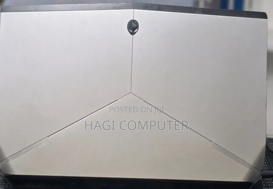 New Laptop Dell Allienware M18 R1 8GB Intel Core i7 SSD 256GB