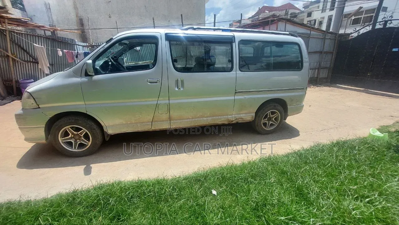 Toyota HiAce 2008 Silver
