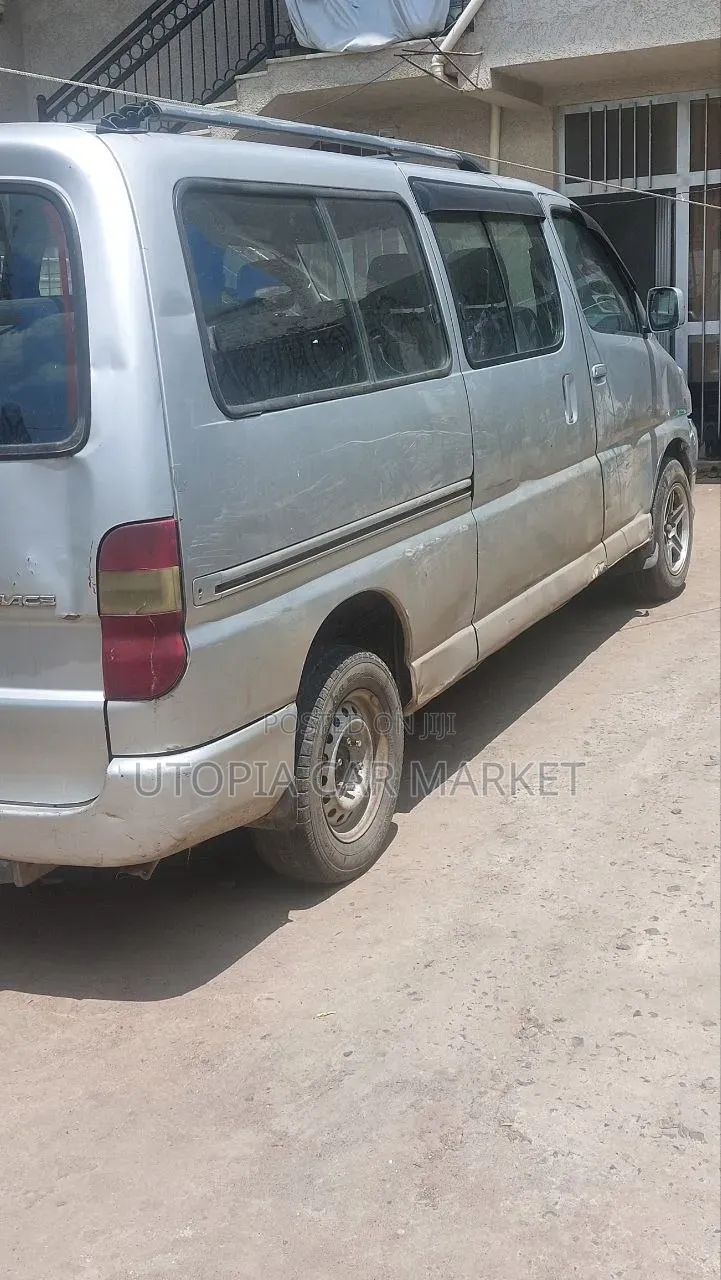 Toyota HiAce 2008 Silver