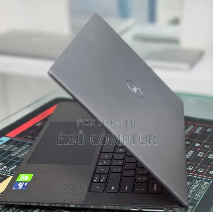 New Laptop Dell Precision 5560 16GB Intel Core i9 SSD 512GB