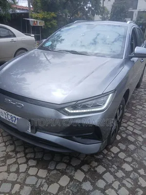 BYD E2 43 kWh 94 hp FWD 2025 Gray