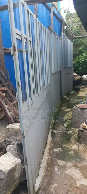 የላሜራ ብረት ከነመስታወቱ