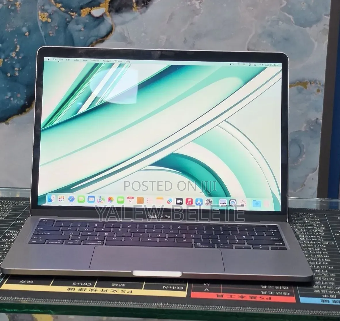 New Laptop Apple MacBook Pro 2022 M2 8GB Apple M2 SSD 256GB