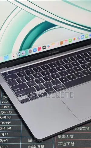 New Laptop Apple MacBook Pro 2022 M2 8GB Apple M2 SSD 256GB