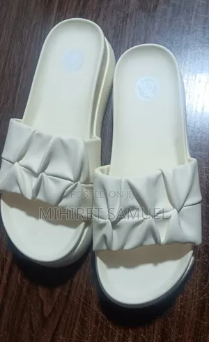 የሴቶች ጫማ Size ከ36,37,38,39