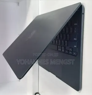 New Laptop Apple MacBook Air 2022 M2 8GB Apple M2 SSD 256GB