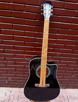 Excellent Condition Box Guitar