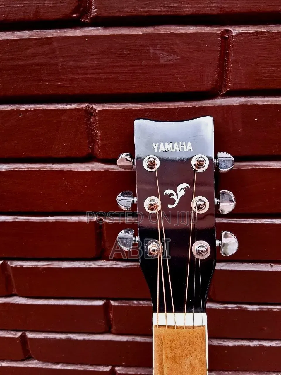 Excellent Condition Box Guitar