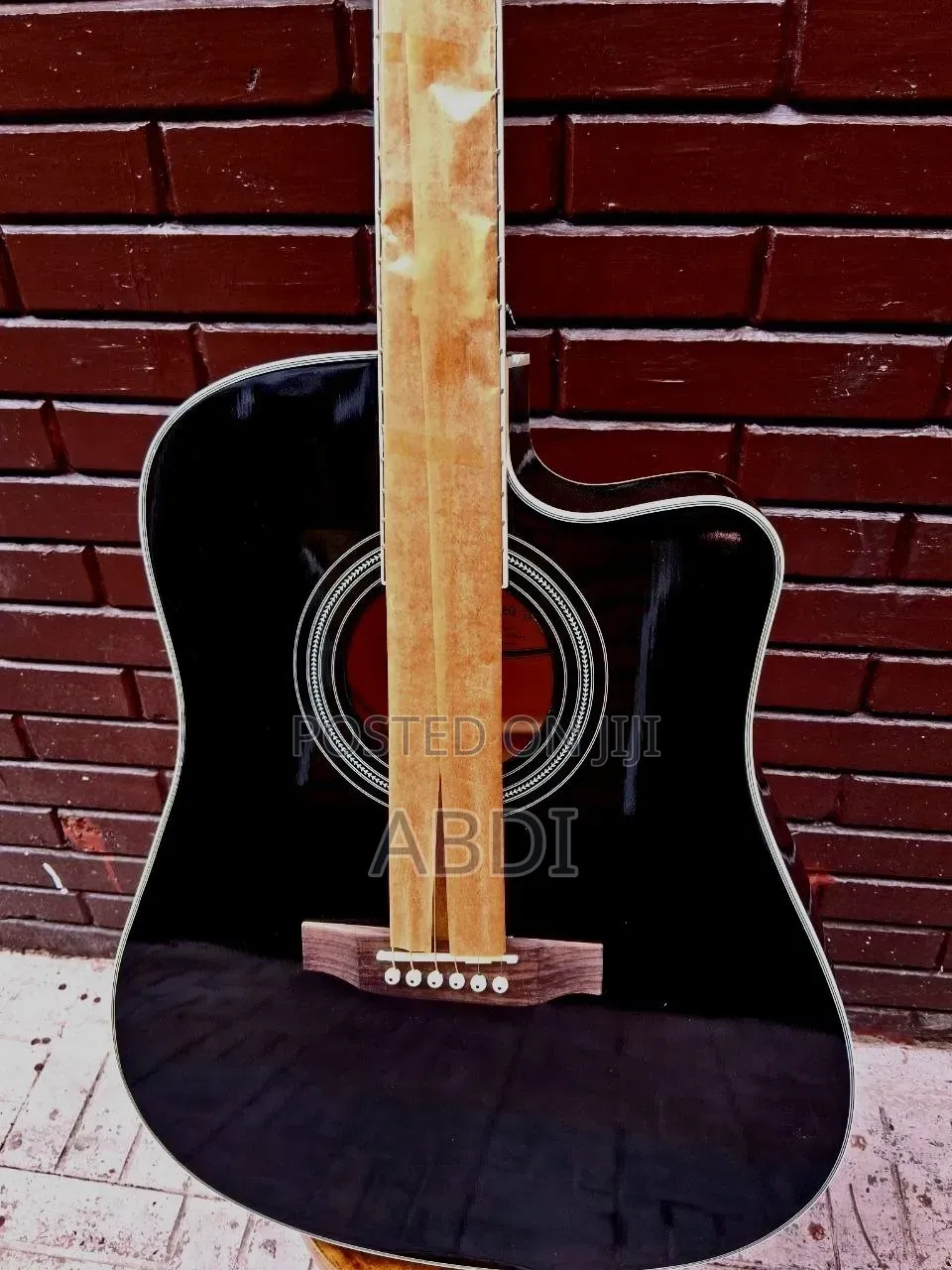 Excellent Condition Box Guitar