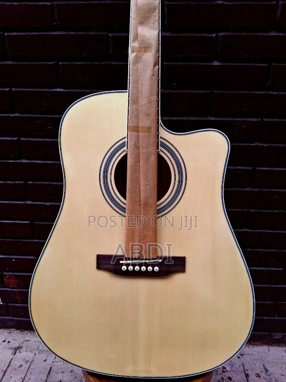 Excellent Condition Box Guitar