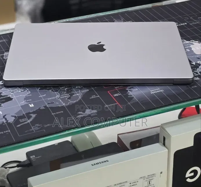 New Laptop Apple MacBook Pro 2021 M1 16GB Apple M1 Pro SSD 512GB