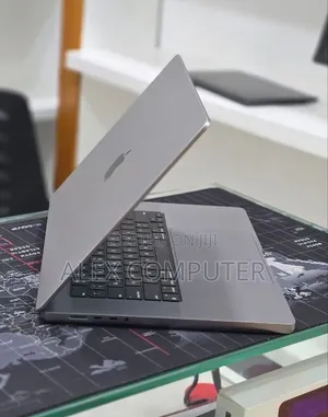 New Laptop Apple MacBook Pro 2021 M1 16GB Apple M1 Pro SSD 512GB