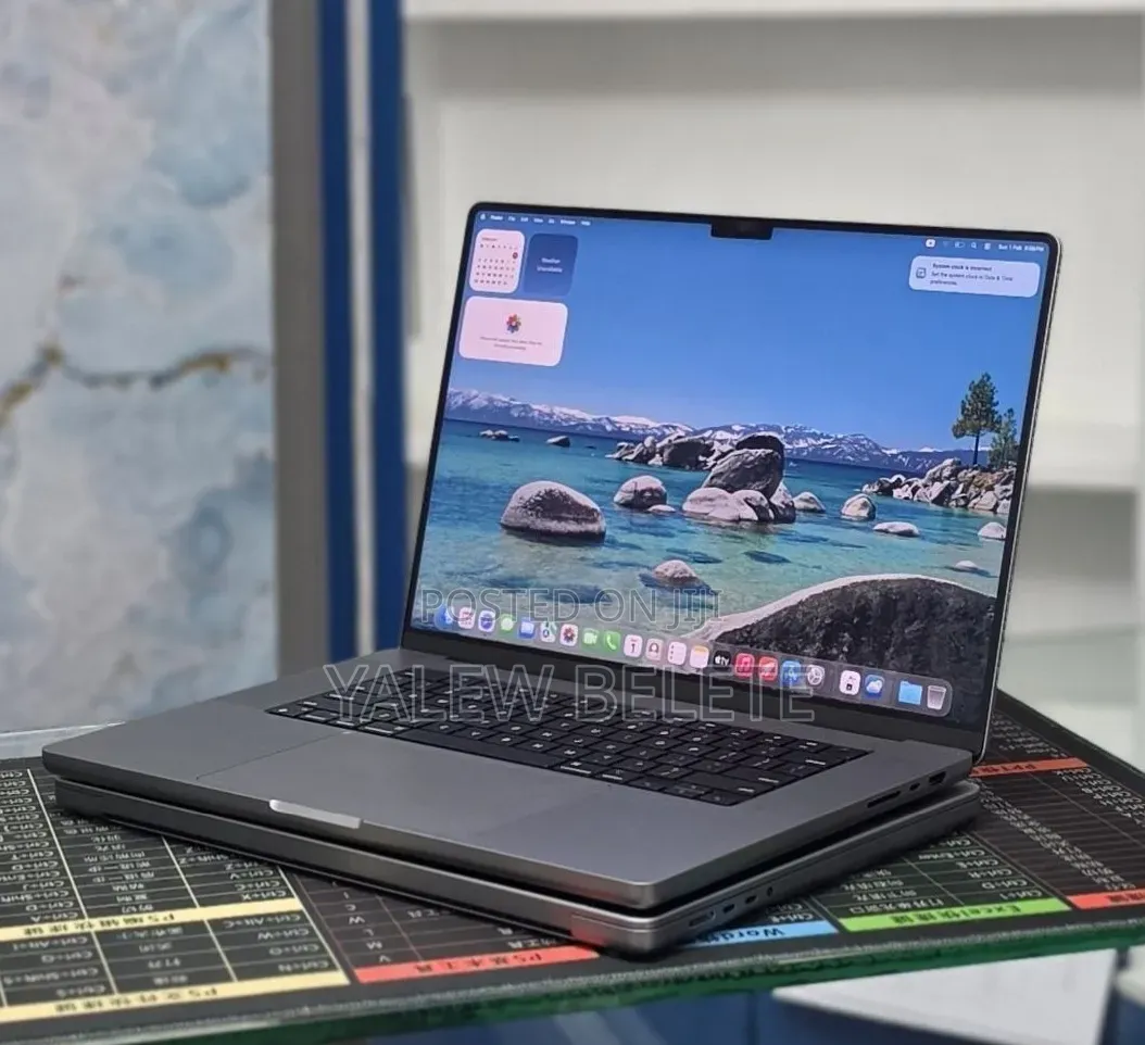 New Laptop Apple MacBook Pro 32GB Apple M1 Pro SSD 1T
