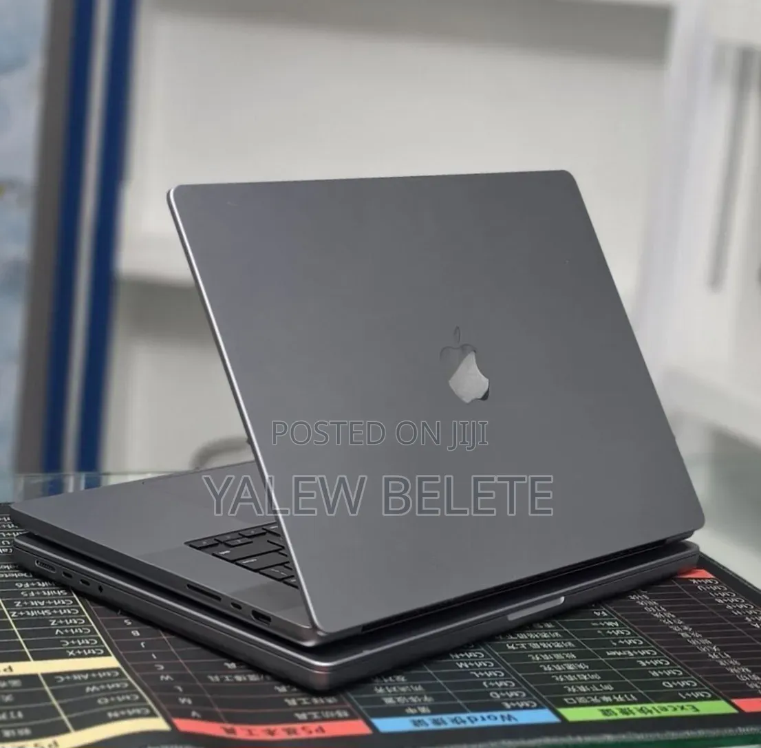 New Laptop Apple MacBook Pro 32GB Apple M1 Pro SSD 1T