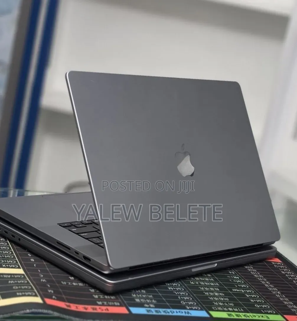New Laptop Apple MacBook Pro 32GB Apple M1 Pro SSD 1T