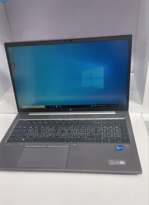 New Laptop HP ZBook Firefly G8 16GB Intel Core i7 SSD 512GB