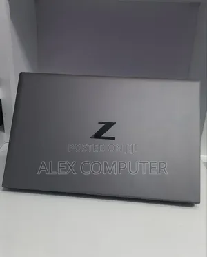 New Laptop HP ZBook Firefly G8 16GB Intel Core i7 SSD 512GB