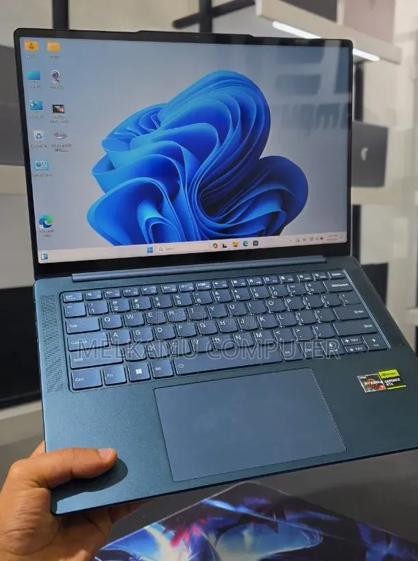 New Laptop Lenovo Yoga 7i 16GB AMD Ryzen 7 SSD 512GB
