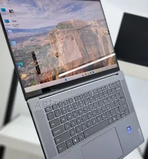 New Laptop Lenovo Yoga 9 32GB Intel Core Ultra 7 SSD 1T