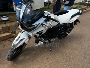 TVS Apache 180 RTR 2022 White