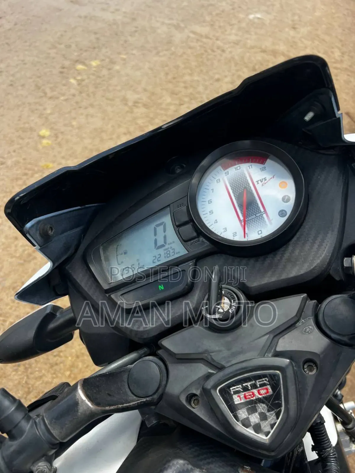 TVS Apache 180 RTR 2022 White