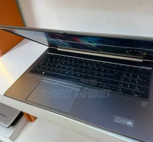 New Laptop HP ZBook Firefly G8 16GB Intel Core i7 SSD 512GB