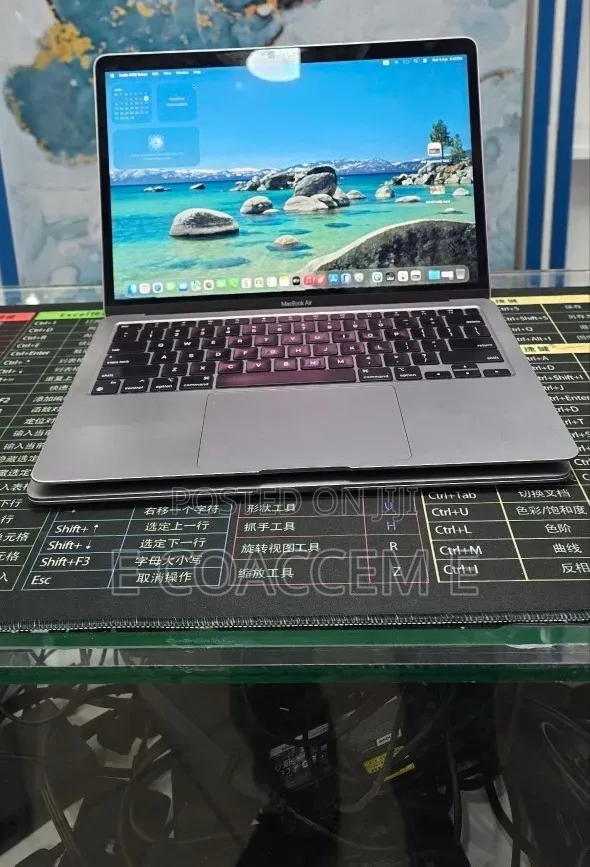 New Laptop Apple MacBook 8GB Apple M1 SSD 256GB