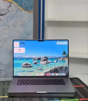 New Laptop Apple MacBook 32GB SSD 1T