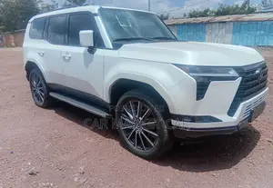 New Lexus GX 550h Hybrid AWD 2024 White