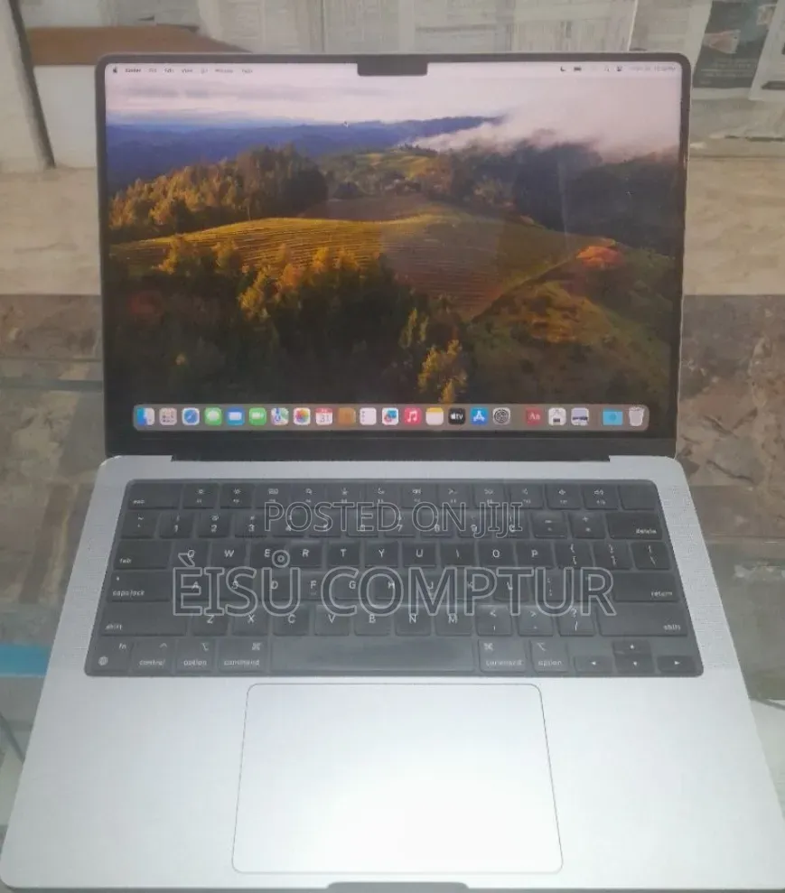 New Laptop Apple MacBook Pro 2023 M3 8GB Apple M3 SSD 512GB