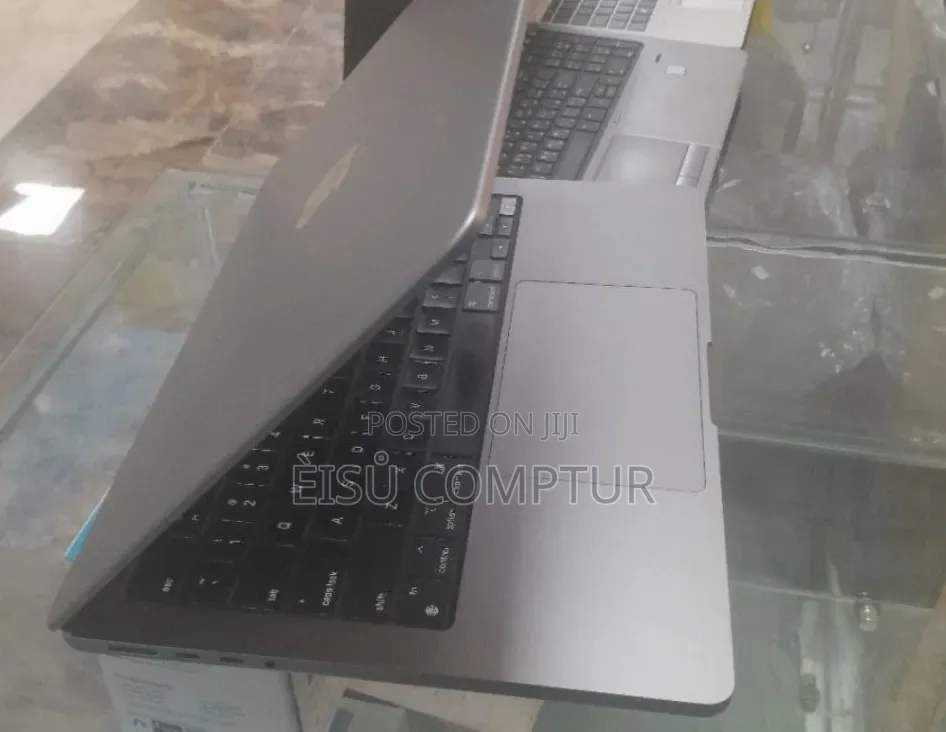 New Laptop Apple MacBook Pro 2023 M3 8GB Apple M3 SSD 512GB