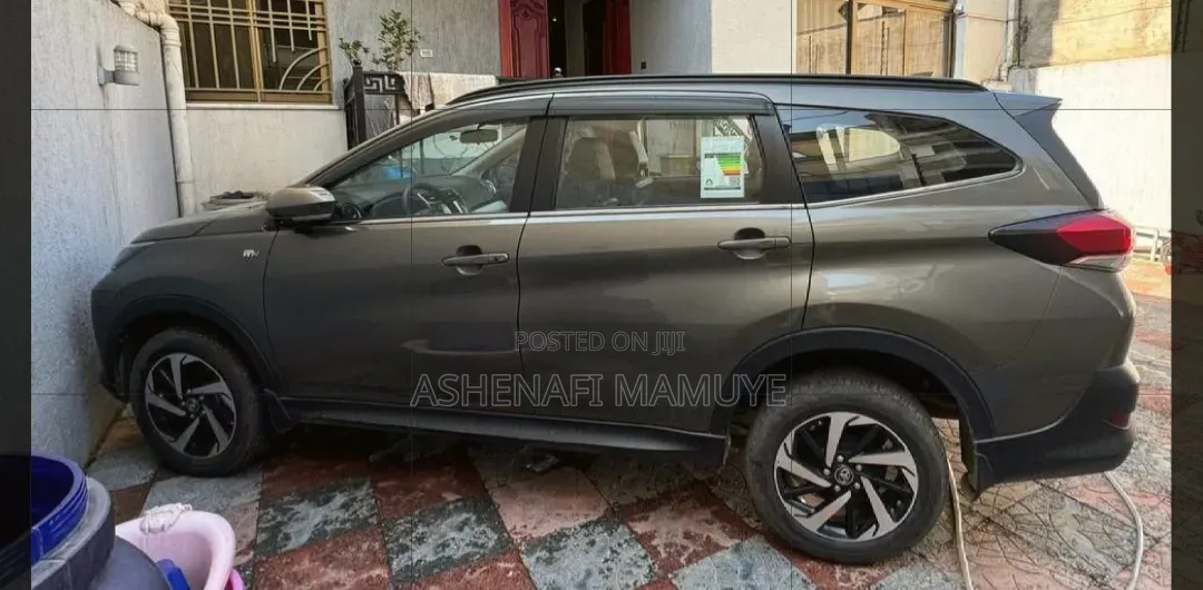 Toyota Rush 2022 Gray