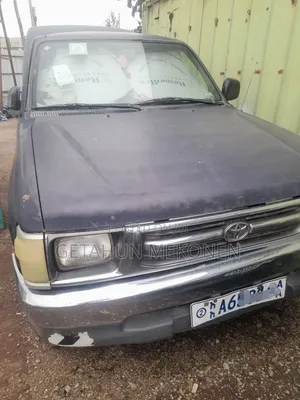 Toyota Hilux 2000 Blue