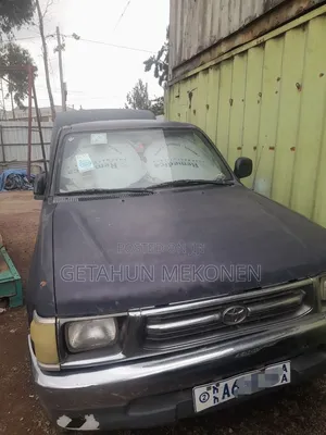 Toyota Hilux 2000 Blue