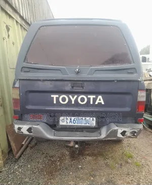Toyota Hilux 2000 Blue
