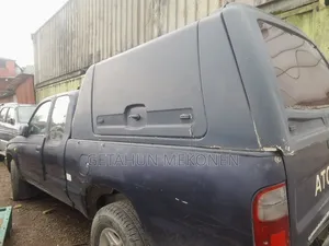 Toyota Hilux 2000 Blue