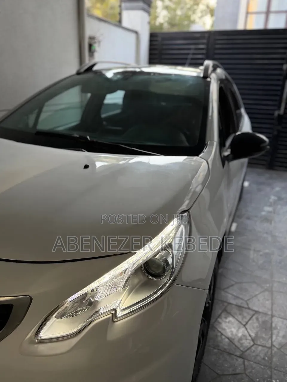 Peugeot 2008 1.2 PureTech (130 Hp) 2017 White