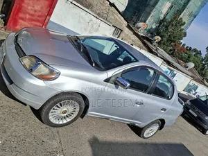 Toyota Platz 1.0 FWD 2001 Silver