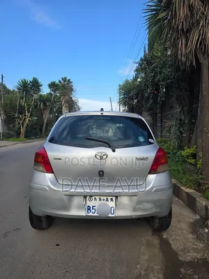 Toyota Yaris 2010 Silver