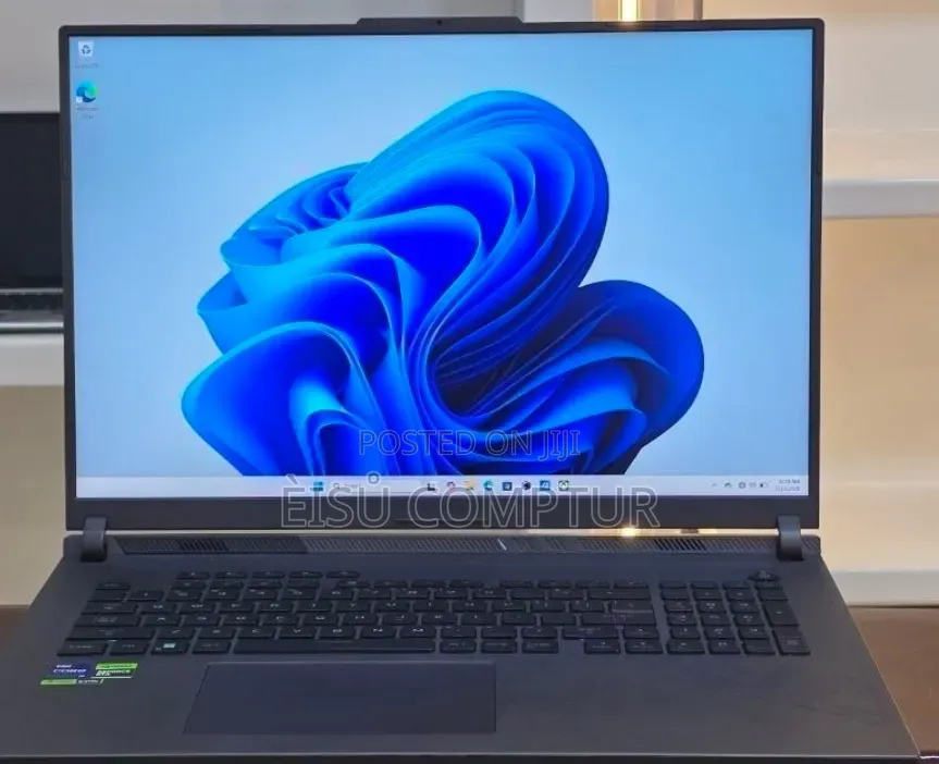 New Laptop Asus ROG Strix G18 16GB Intel Core i9 SSD 1T
