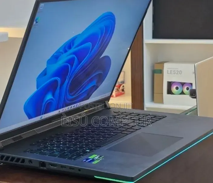 New Laptop Asus ROG Strix G18 16GB Intel Core i9 SSD 1T
